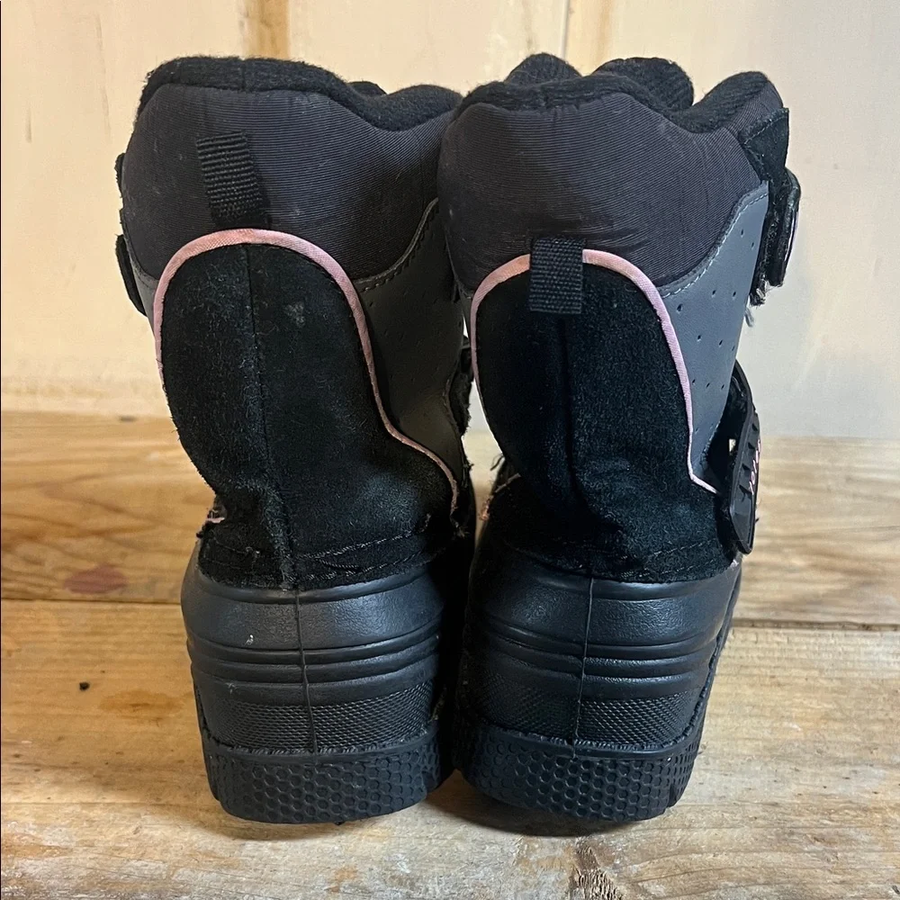 Size 8 toddler Totes Black and Pink Kids' Snow Boots Velcro strap exc condition